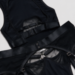 Nyla | Netz Dessous Set mit Strapsgürtel – Detail Netzstoff und Strapsgürtel – Schwarz